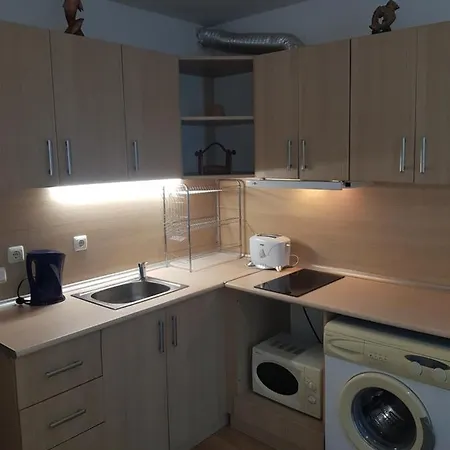 Camping Europe Art Apartment